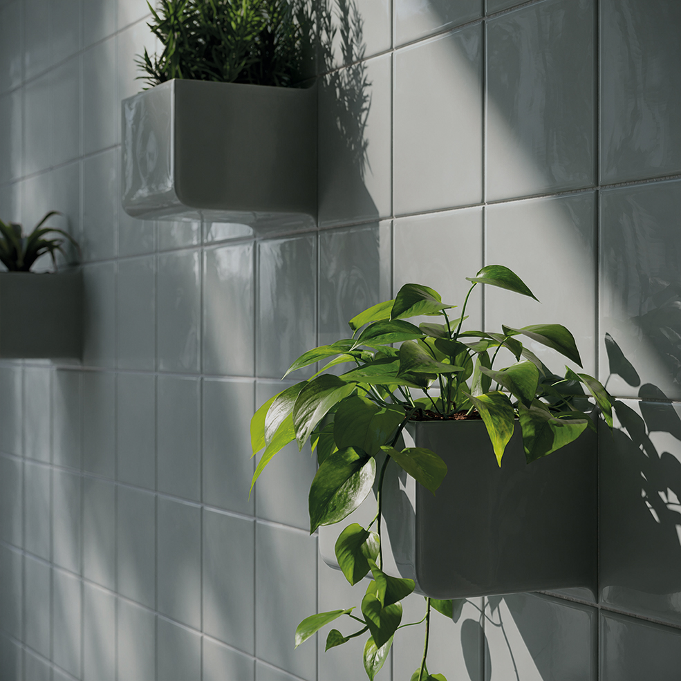 Integrated ceramic planters
